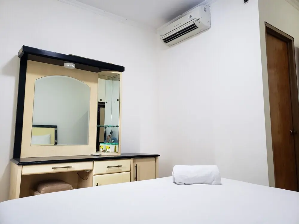 Джакарта: Comfort Living 3Br Apartment With Pool View At Mediterania Palace Residences