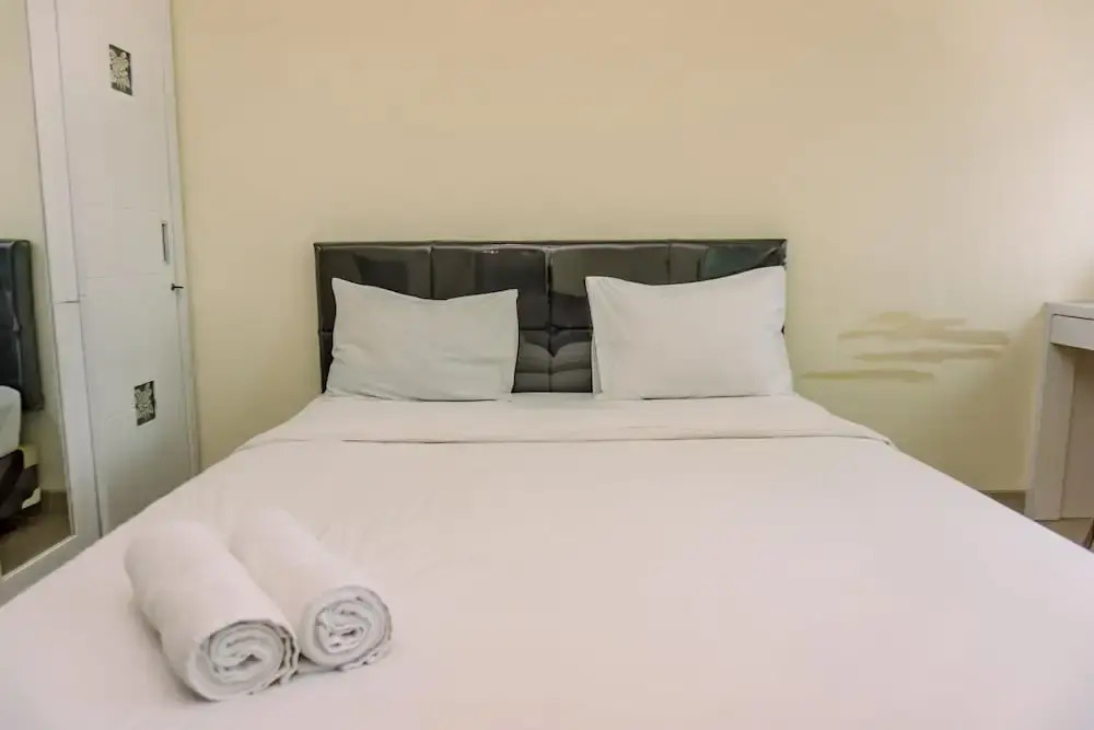 Legok: Comfort And Simply Look Studio Room Apartment At B Residence