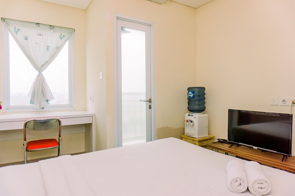 Legok: Comfort And Simply Look Studio Room Apartment At B Residence