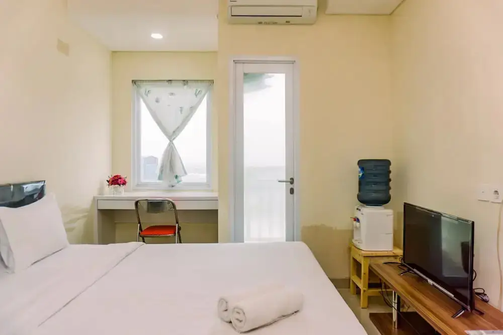 Legok: Comfort And Simply Look Studio Room Apartment At B Residence