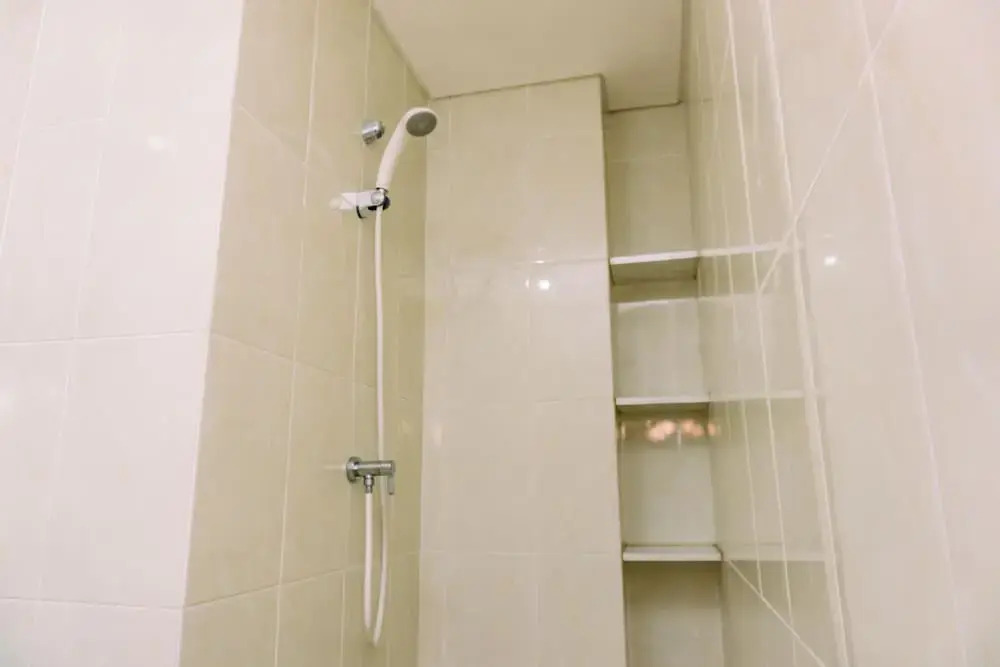Legok: Well Designed And Serene 2Br Apartment At M-Town Residence