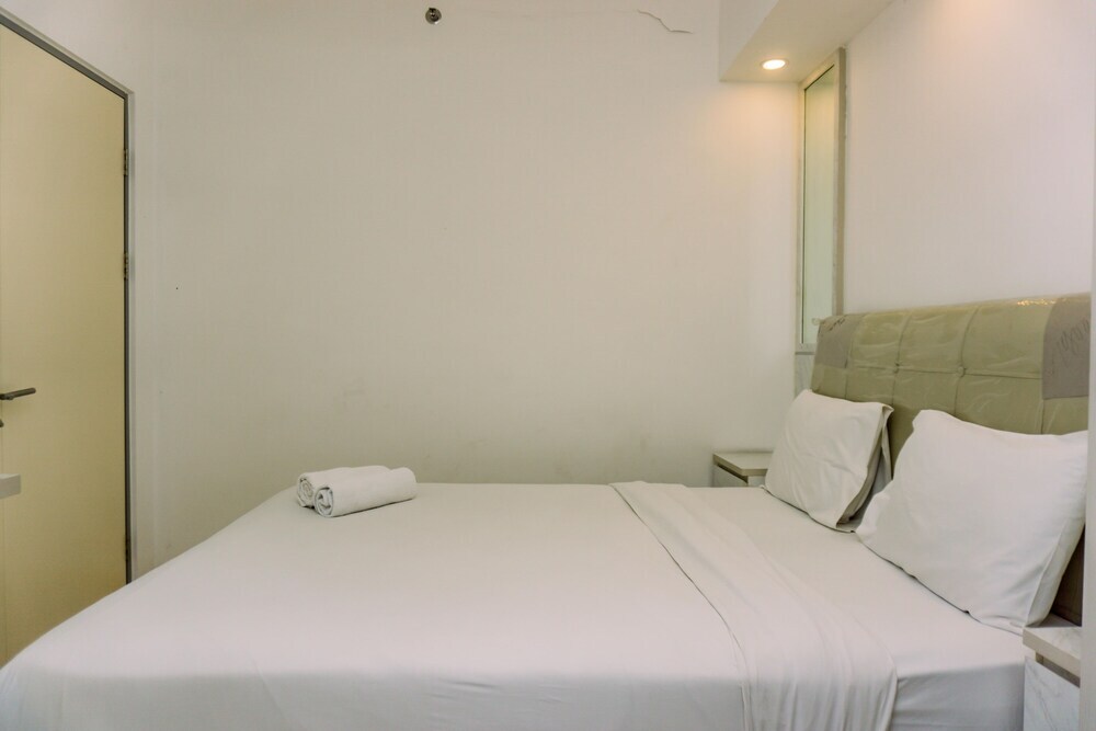 Legok: Well Designed And Serene 2Br Apartment At M-Town Residence
