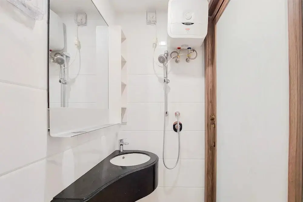 Legok: Warm And Simply Studio Apartment At Sky House Bsd
