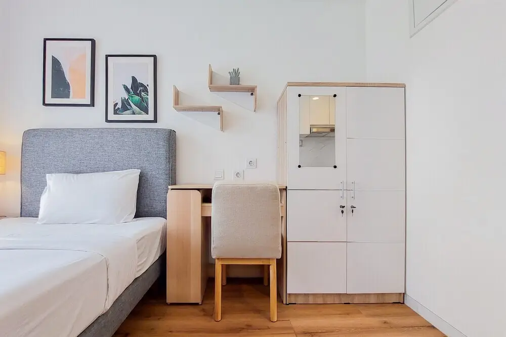 Legok: Warm And Simply Studio Apartment At Sky House Bsd