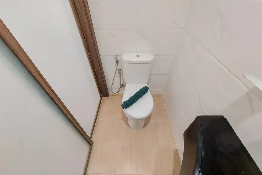 Legok: Warm And Simply Studio Apartment At Sky House Bsd