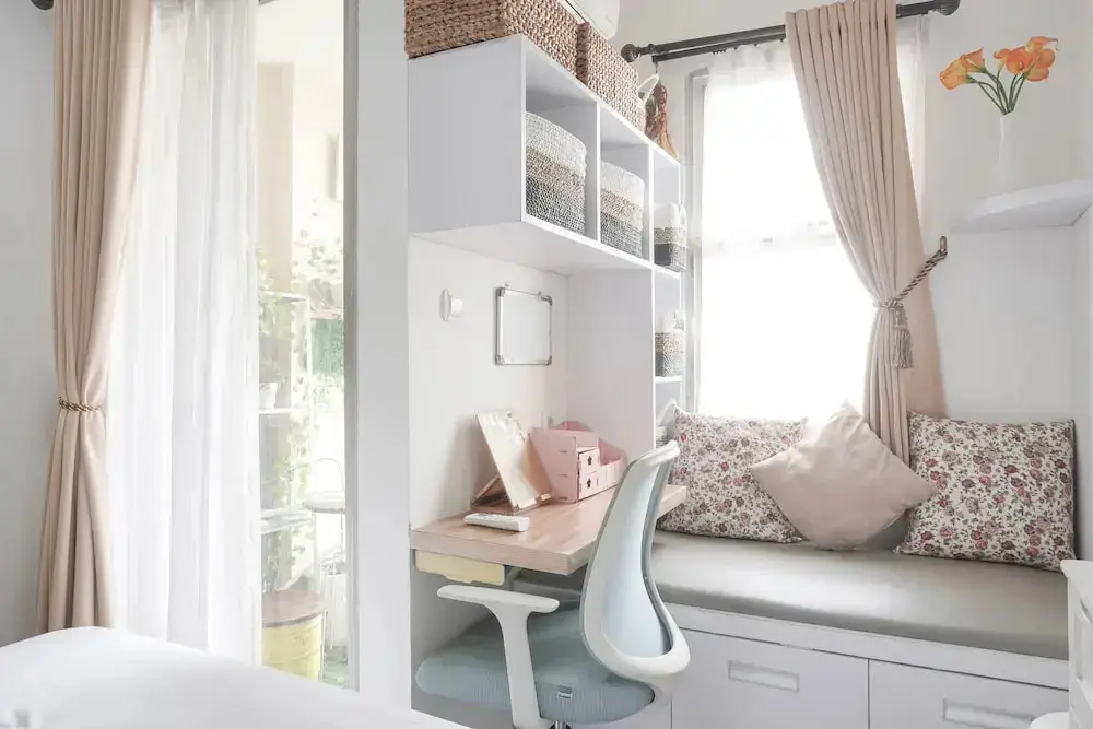 Джакарта: Fancy And Nice Studio At Belmont Residence Puri Apartment
