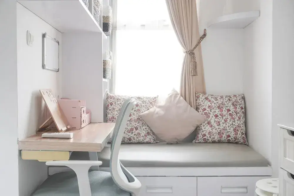 Джакарта: Fancy And Nice Studio At Belmont Residence Puri Apartment