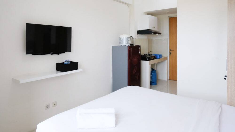 Сурабая: Cozy Stay Studio At Puncak Permai Apartment