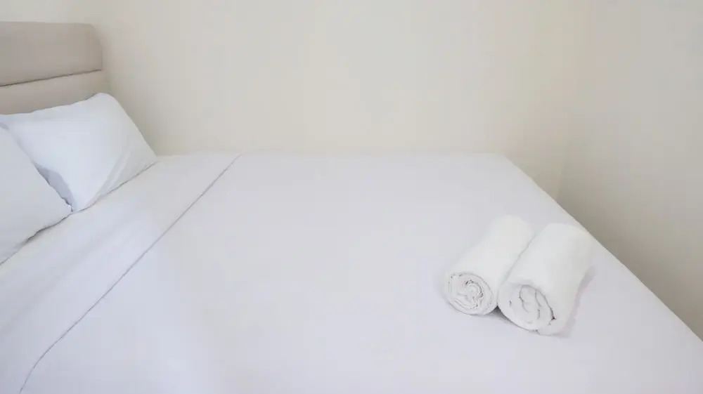 Сурабая: Homey 2Br At Puncak Permai Apartment