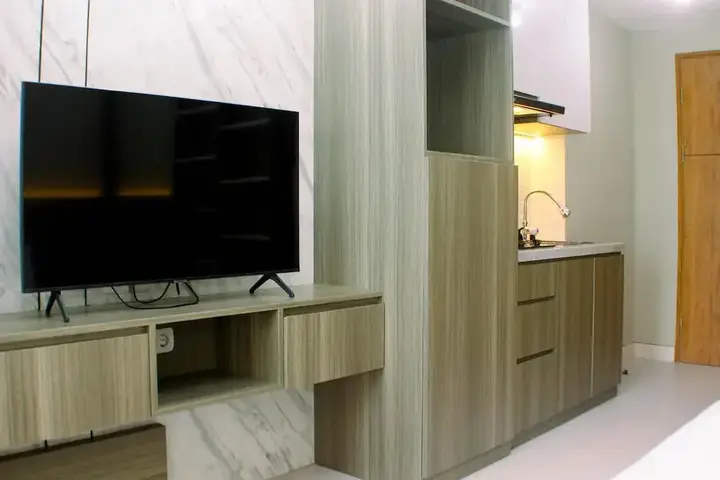 Бекаси: Comfy Studio Apartment At Gateway Park Lrt City