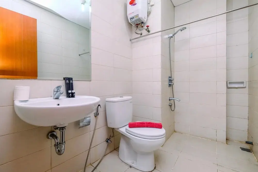 Джакарта: Fancy And Nice Studio Apartment At Woodland Park Residence