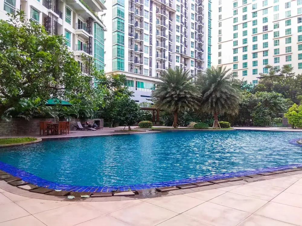 Джакарта: Fancy And Nice Studio Apartment At Woodland Park Residence