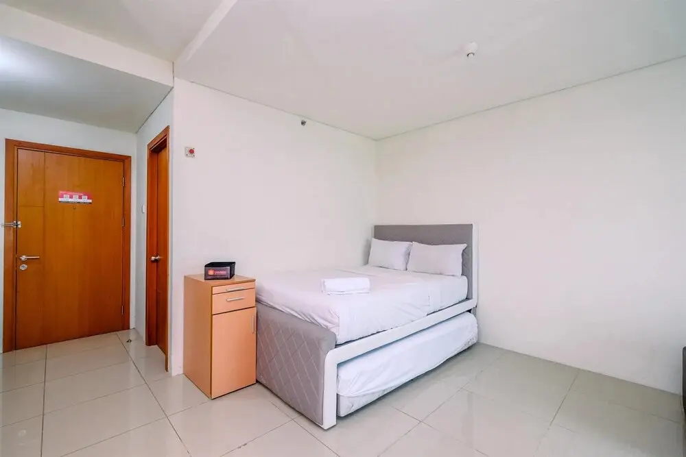 Джакарта: Fancy And Nice Studio Apartment At Woodland Park Residence