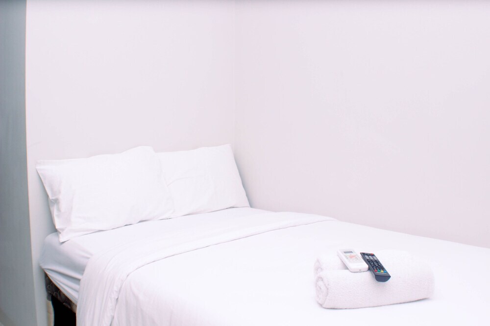Бекаси: Well Furnished And Comfy Studio At Transpark Juanda Apartment