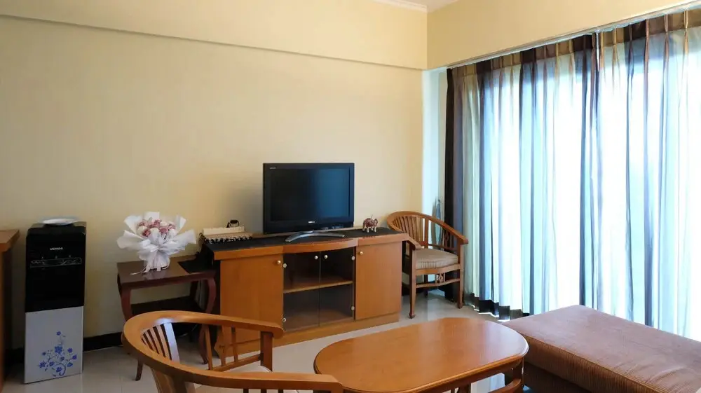 Сурабая: Extra Spacious And Homey 2Br At Kondominium Puncak Marina Apartment