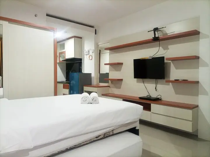 Депок: Homey And Comfort Stay Studio At Green Park Yogyakarta Apartment