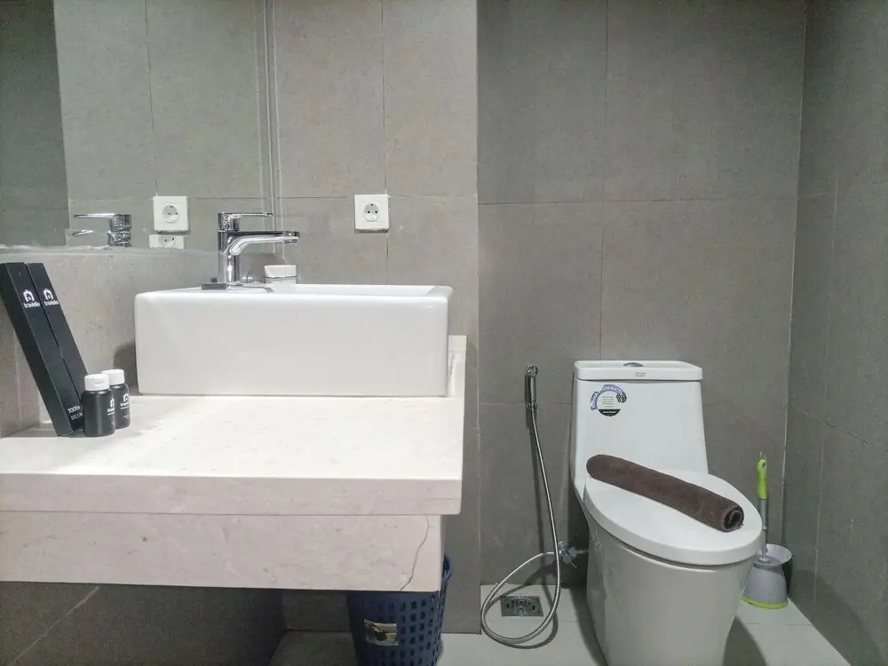Ngaglik: Elegant And Comfortable Studio Patraland Amarta Apartment