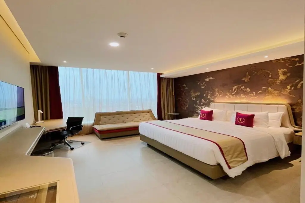 Сурабая: Leedon Hotel & Suites Surabaya