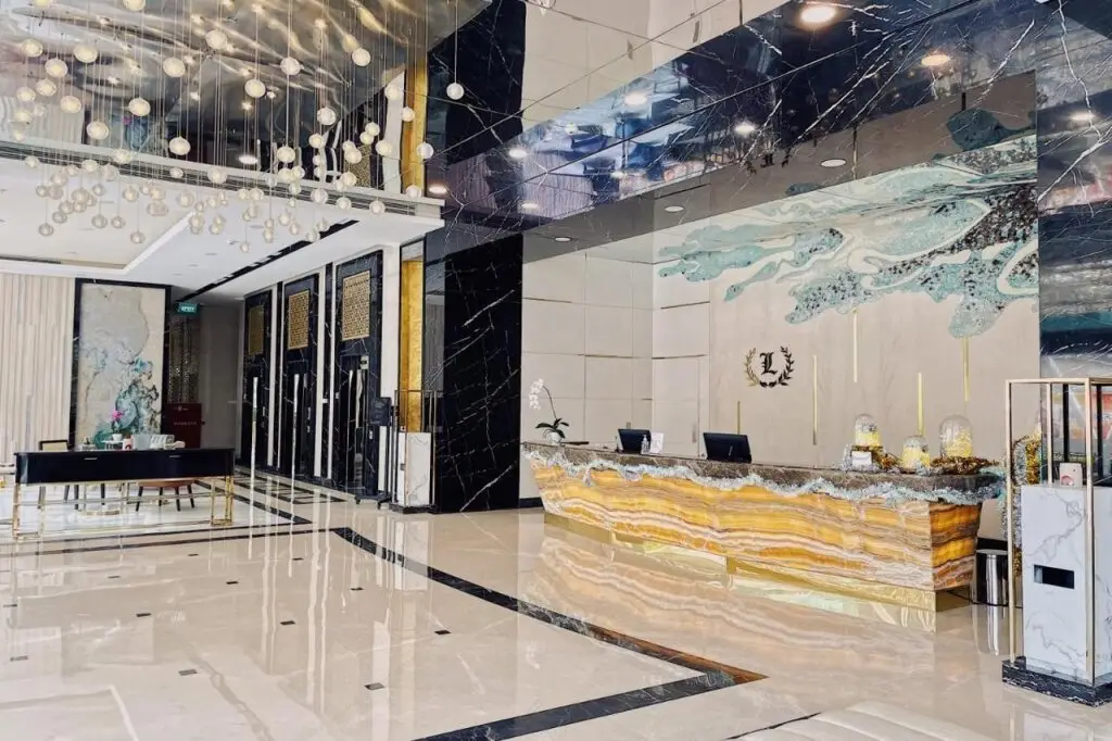 Сурабая: Leedon Hotel & Suites Surabaya