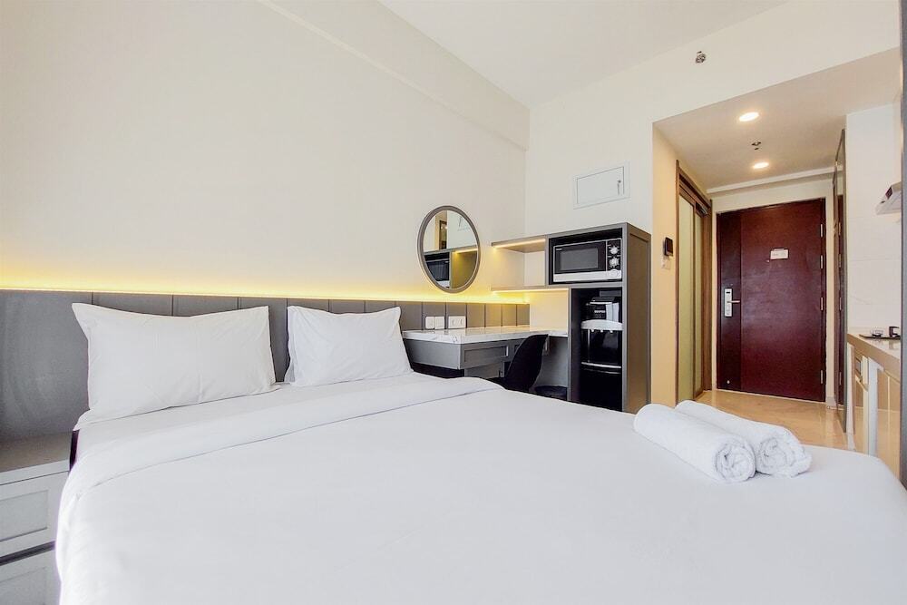 Legok: Studio Room With Simply Look At Sky House Bsd Near Aeon