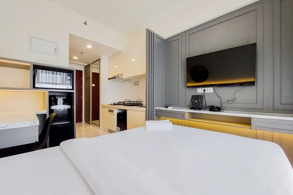Legok: Studio Room With Simply Look At Sky House Bsd Near Aeon