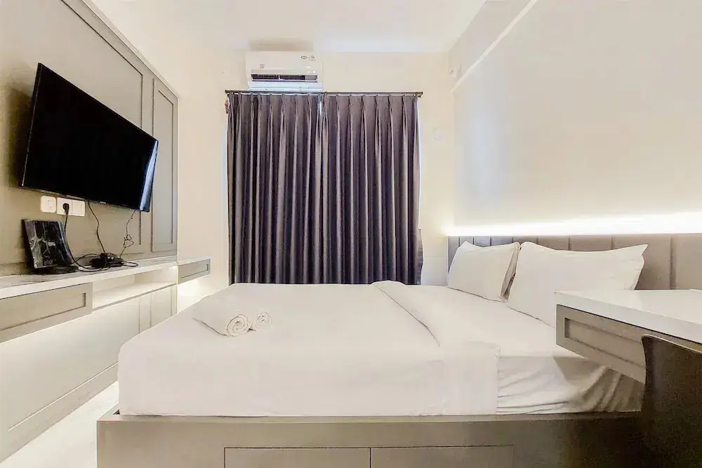 Legok: Studio Room With Simply Look At Sky House Bsd Near Aeon