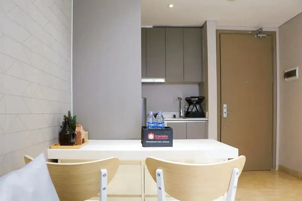 Джакарта: Modern Look And Comfortable 1Br Gold Coast Apartment Pik