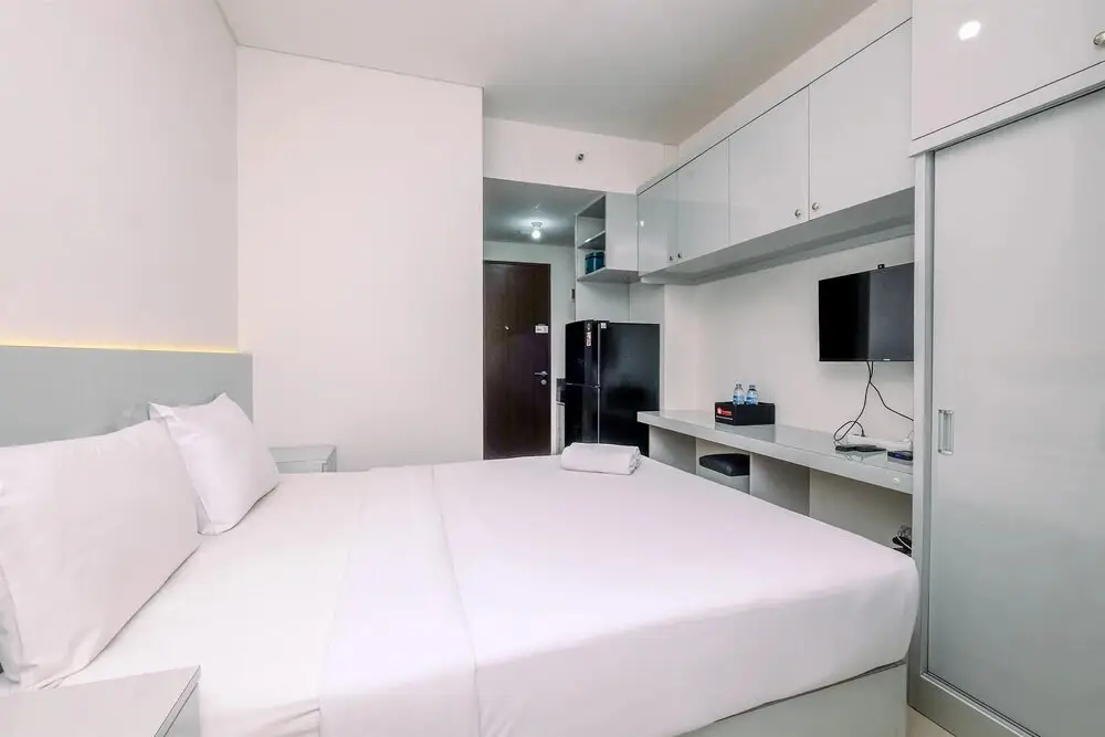 Депок: Cozy And Simply Look Studio Room At Transpark Cibubur Apartment
