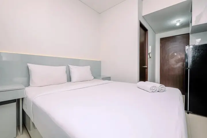 Депок: Cozy And Simply Look Studio Room At Transpark Cibubur Apartment