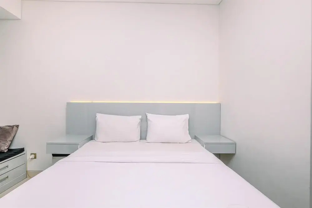Депок: Cozy And Simply Look Studio Room At Transpark Cibubur Apartment