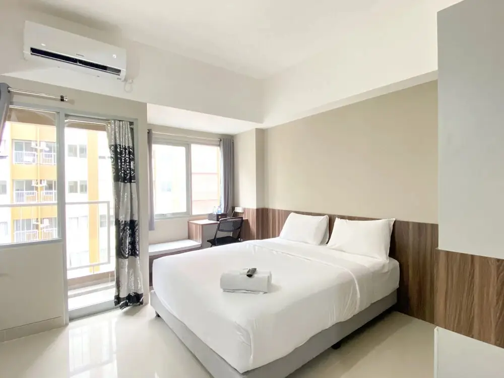 Бекаси: Modern Look Studio Room At Gateway Park Lrt City Apartment