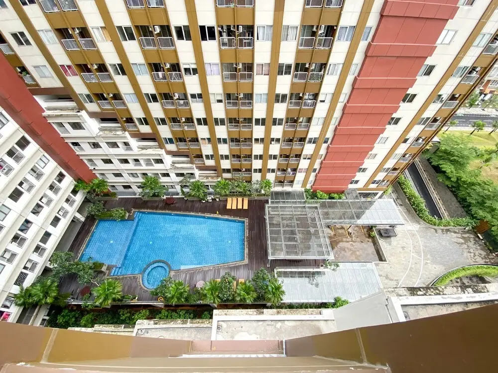 Бекаси: Modern Look Studio Room At Gateway Park Lrt City Apartment