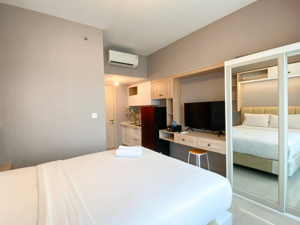 Бекаси: Restful And Functional Studio Apartment At Springlake Summarecon Bekasi