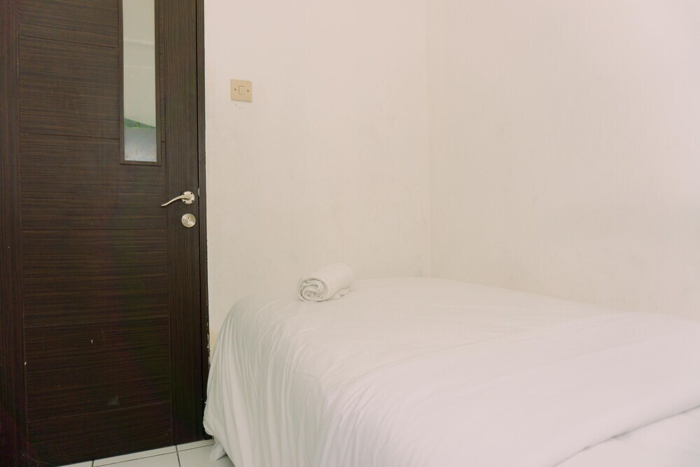 Южный Тангеранг: Restful And Simply 2Br At Sky View Apartment