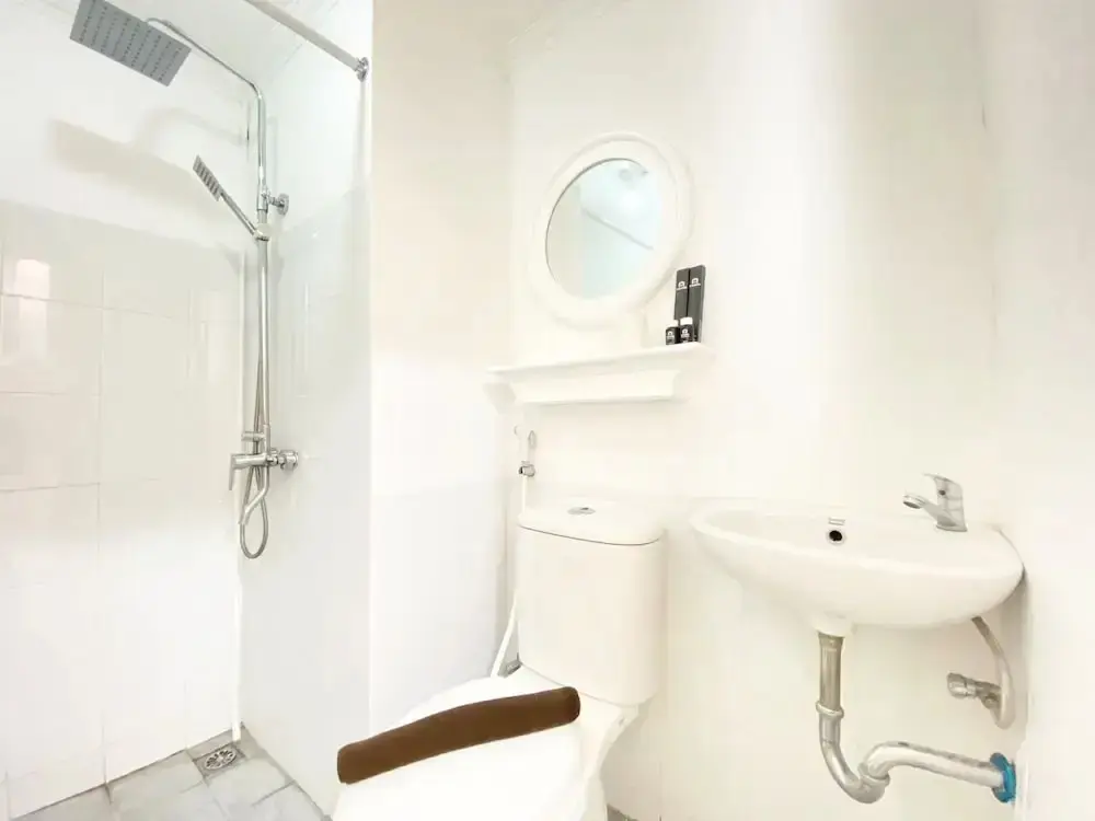 Бандунг: Nice Studio Room At Grand Asia Afrika Apartment