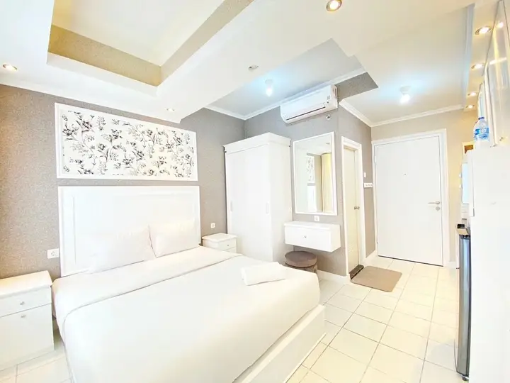 Бандунг: Nice Studio Room At Grand Asia Afrika Apartment
