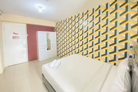 Fancy And Nice Studio At 18Th Floor Bassura City Apartment — фото 1
