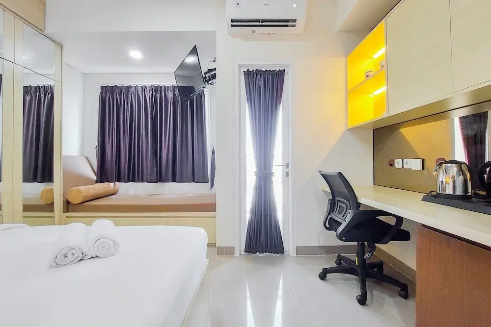 Legok: Cozy And Simply Look Studio Room Apartment At B Residence