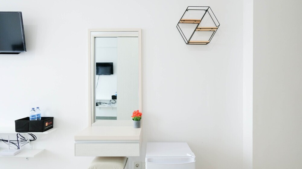 Сурабая: Cozy Living Studio Connected To Mall At Supermall Mansion Apartment