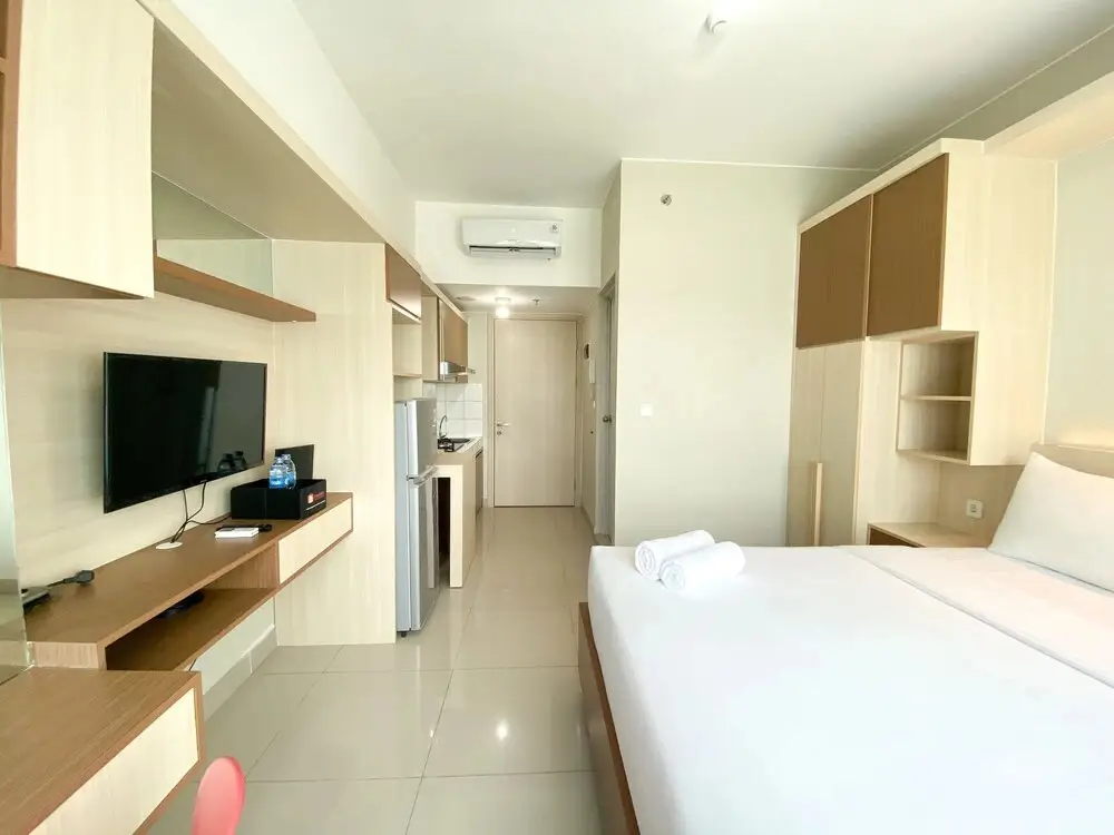 Simply And Cozy Design Studio Apartment At Springlake Summarecon Bekasi — фото 1