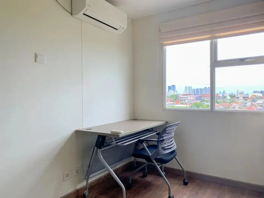 Джакарта: Warm And Homey 1Br At Belmont Residence Puri Apartment