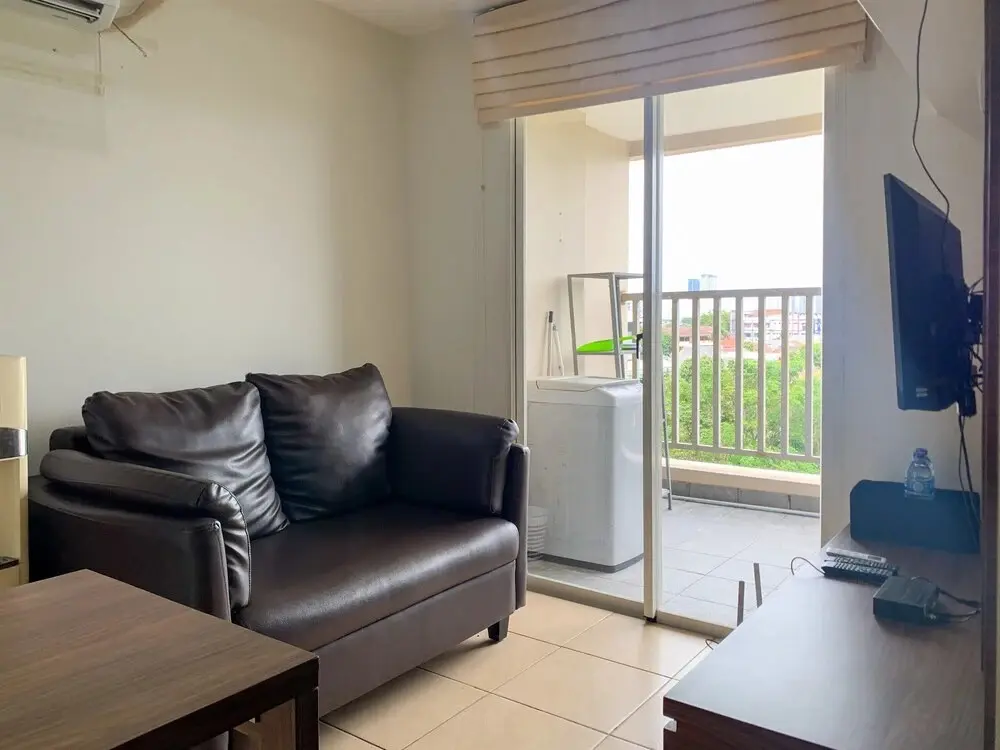 Джакарта: Warm And Homey 1Br At Belmont Residence Puri Apartment