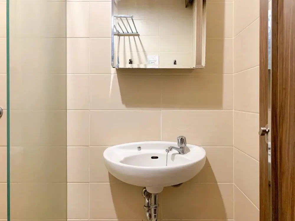 Джакарта: Warm And Homey 1Br At Belmont Residence Puri Apartment