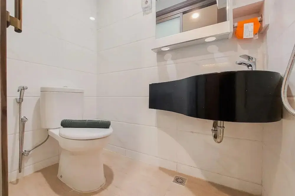 Legok: Scenic Designed And Comfy Studio At Sky House Bsd Apartment