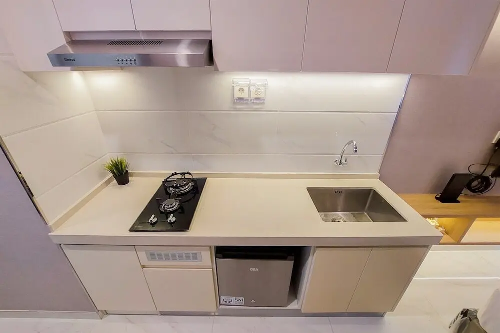 Legok: Scenic Designed And Comfy Studio At Sky House Bsd Apartment