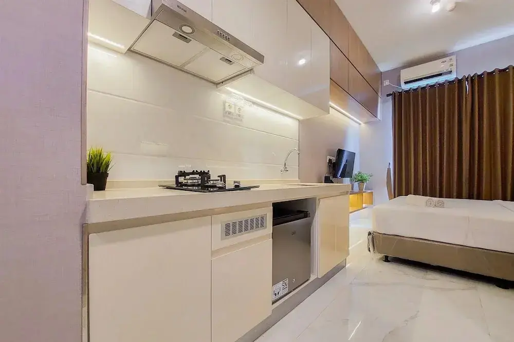 Legok: Scenic Designed And Comfy Studio At Sky House Bsd Apartment