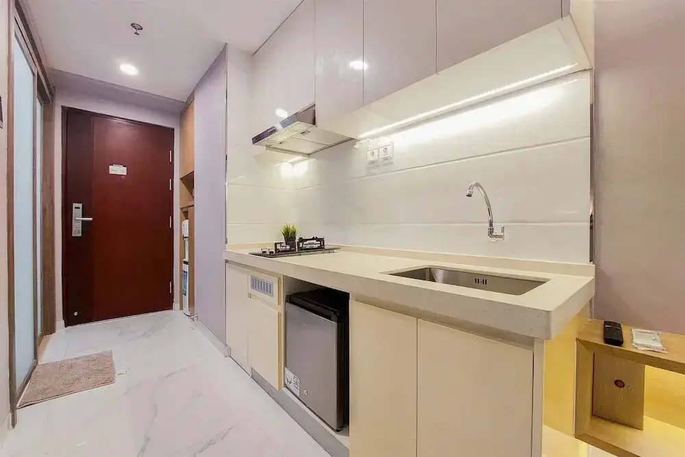 Legok: Scenic Designed And Comfy Studio At Sky House Bsd Apartment