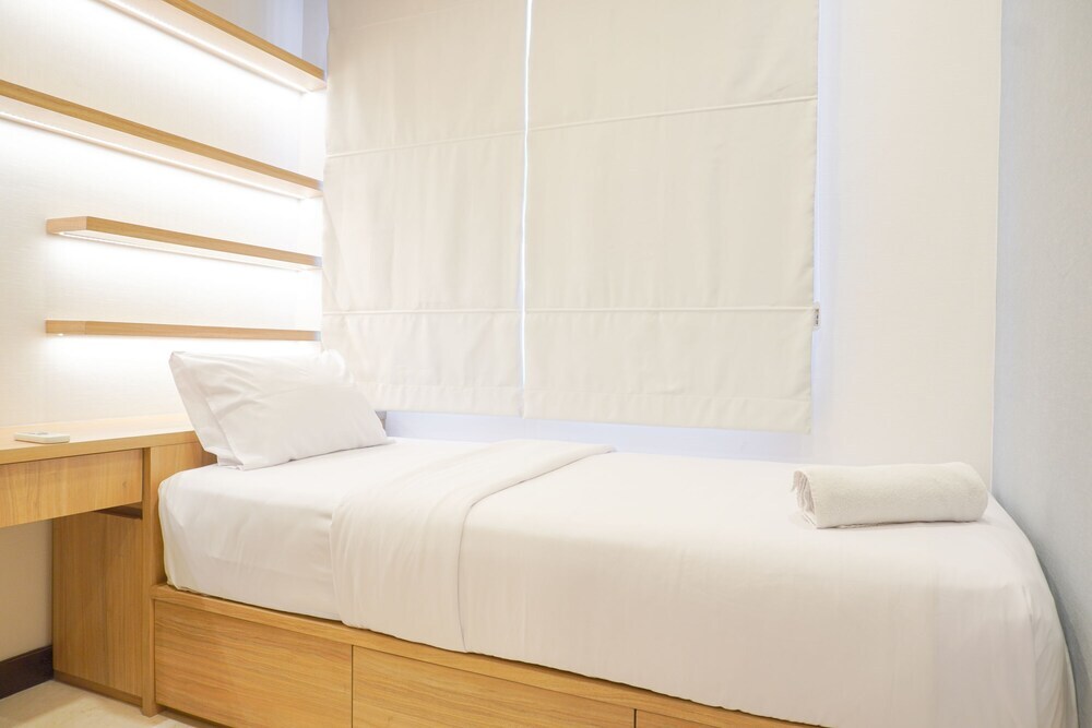 Джакарта: Spacious And Nice 2Br At Permata Hijau Suites Apartment