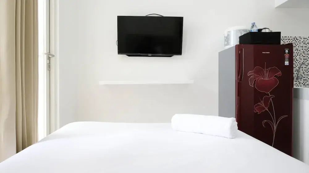 Сурабая: New Homey Studio At Puncak Cbd Apartment