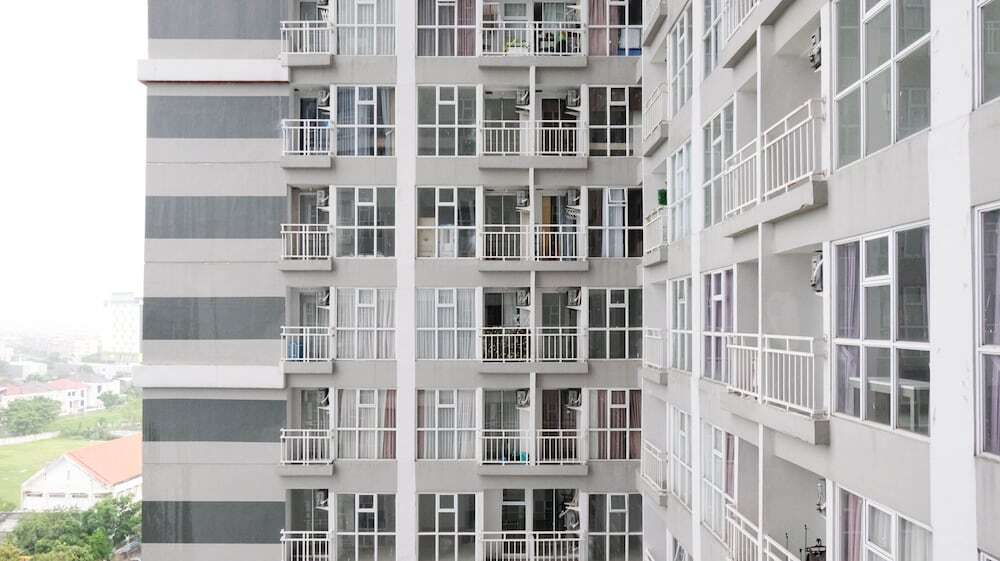 Сурабая: Homey And Compact Studio Apartment At Taman Melati Surabaya